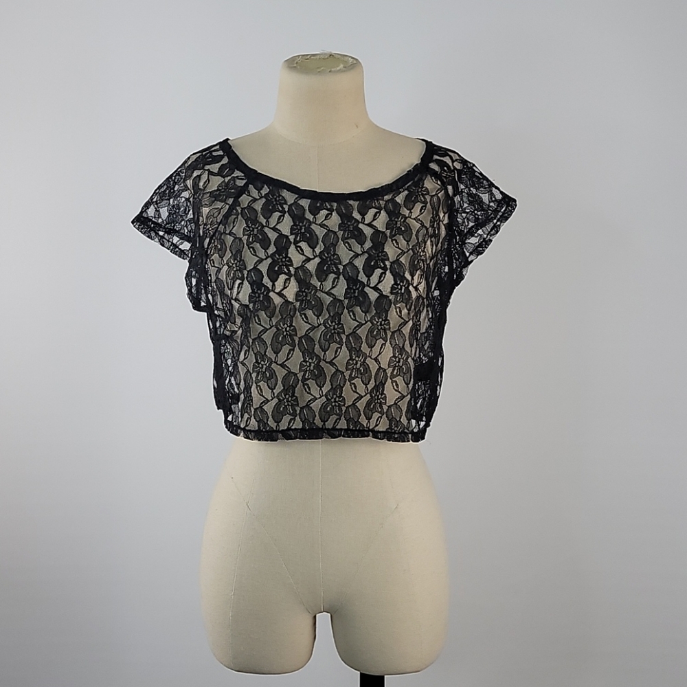 Last Kiss mesh L lace black crop top